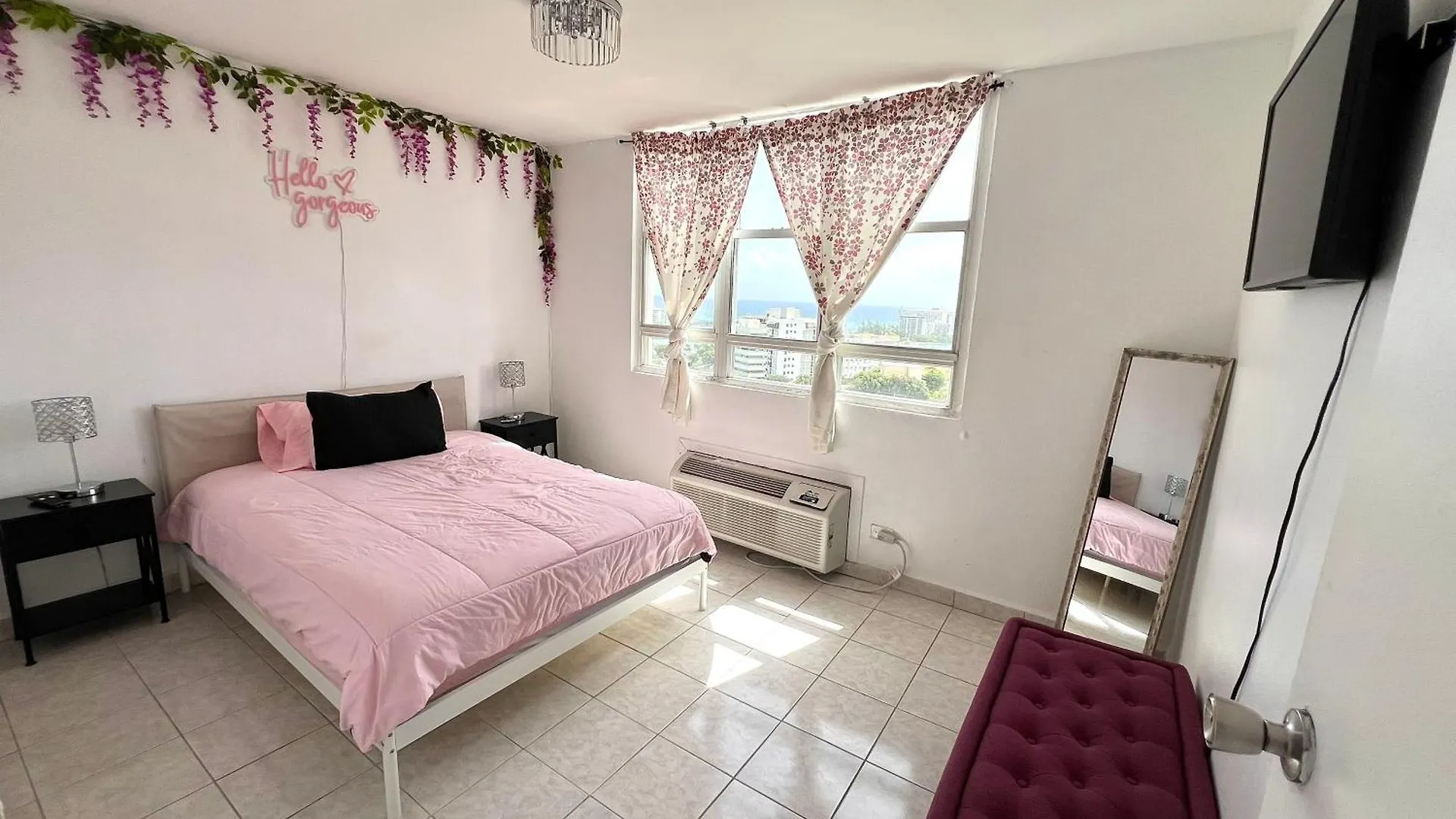 High Rise Ocean View 1Br W/Garage Parking location